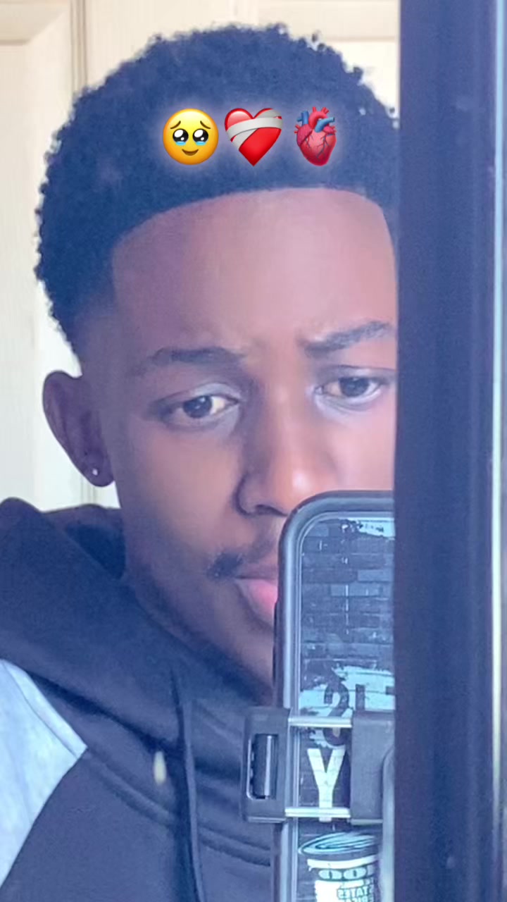 @𝑱𝒐𝒗𝒊𝒔🧃