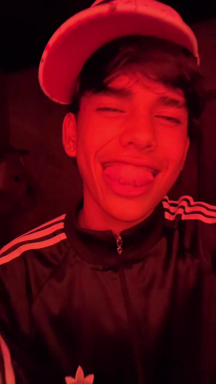 @Emaa 🦈
