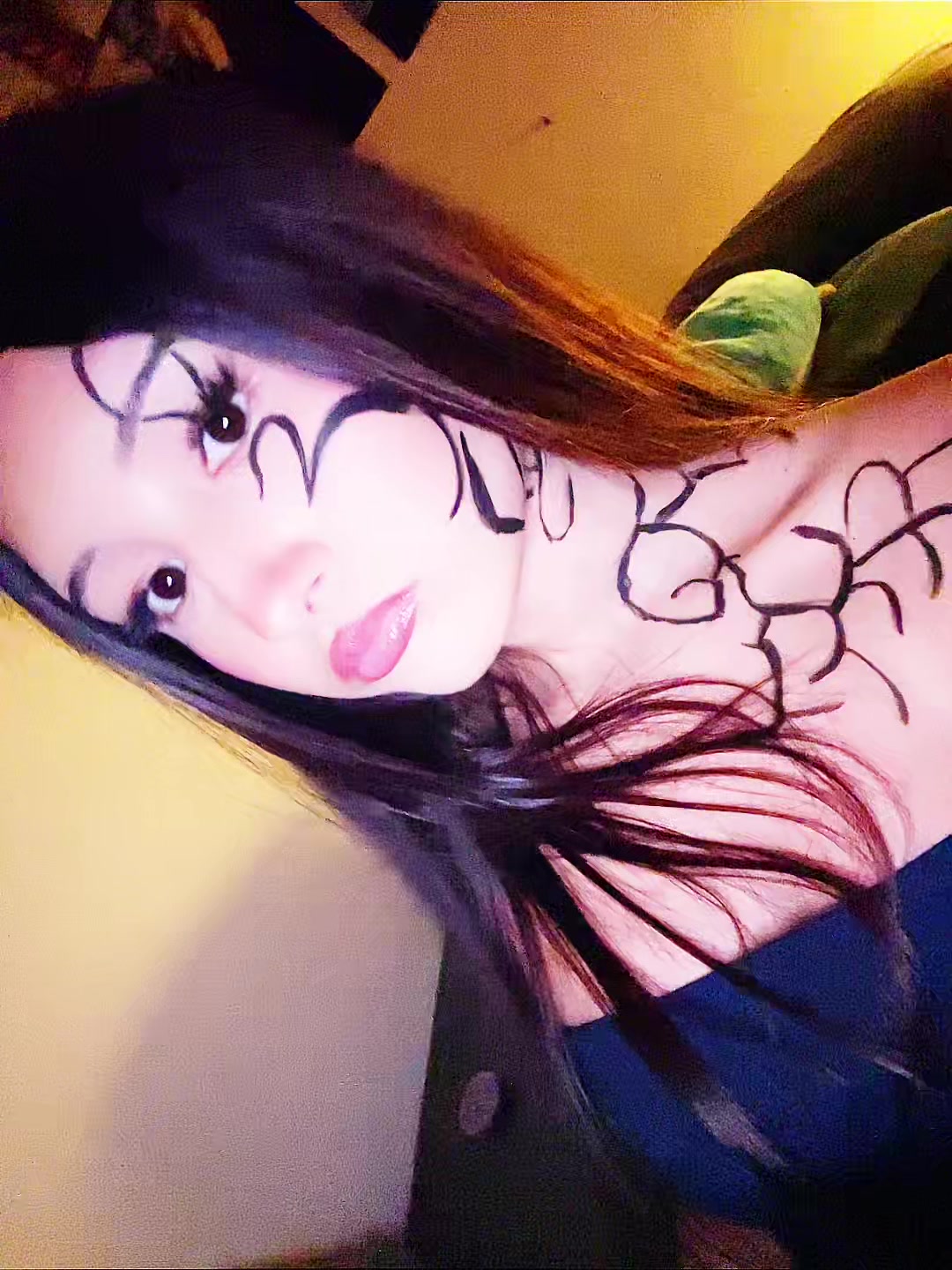 @⦻
