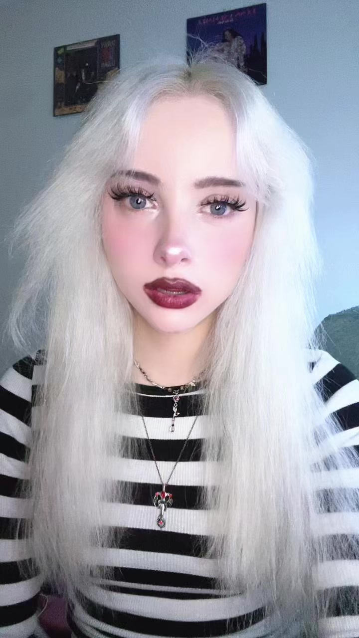 @🌙Madeleine🪻