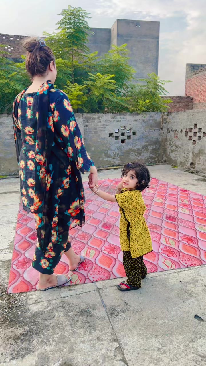 @Aisha khan2222