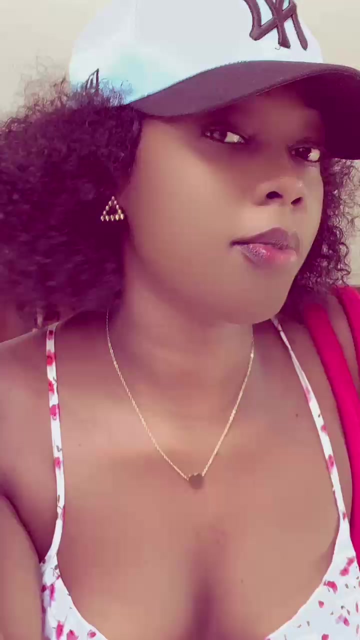 @<<Poupée noire 🥺🌹🤎