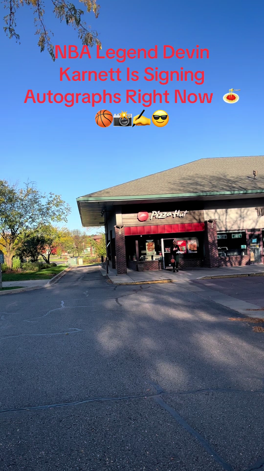 @🏀📸✍️😎
