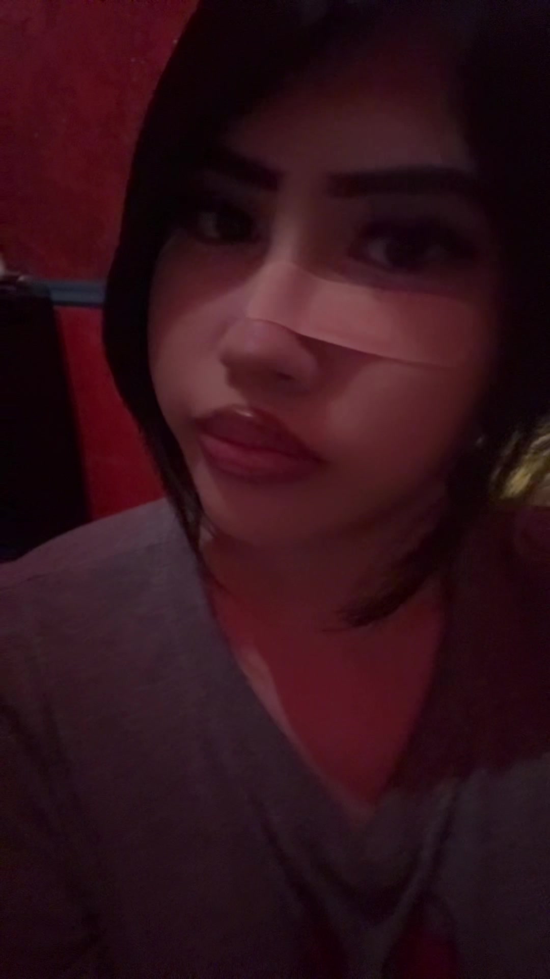 @>,..,<