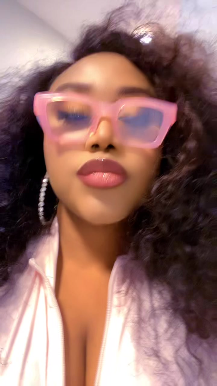 @Vanessa 🇨🇦