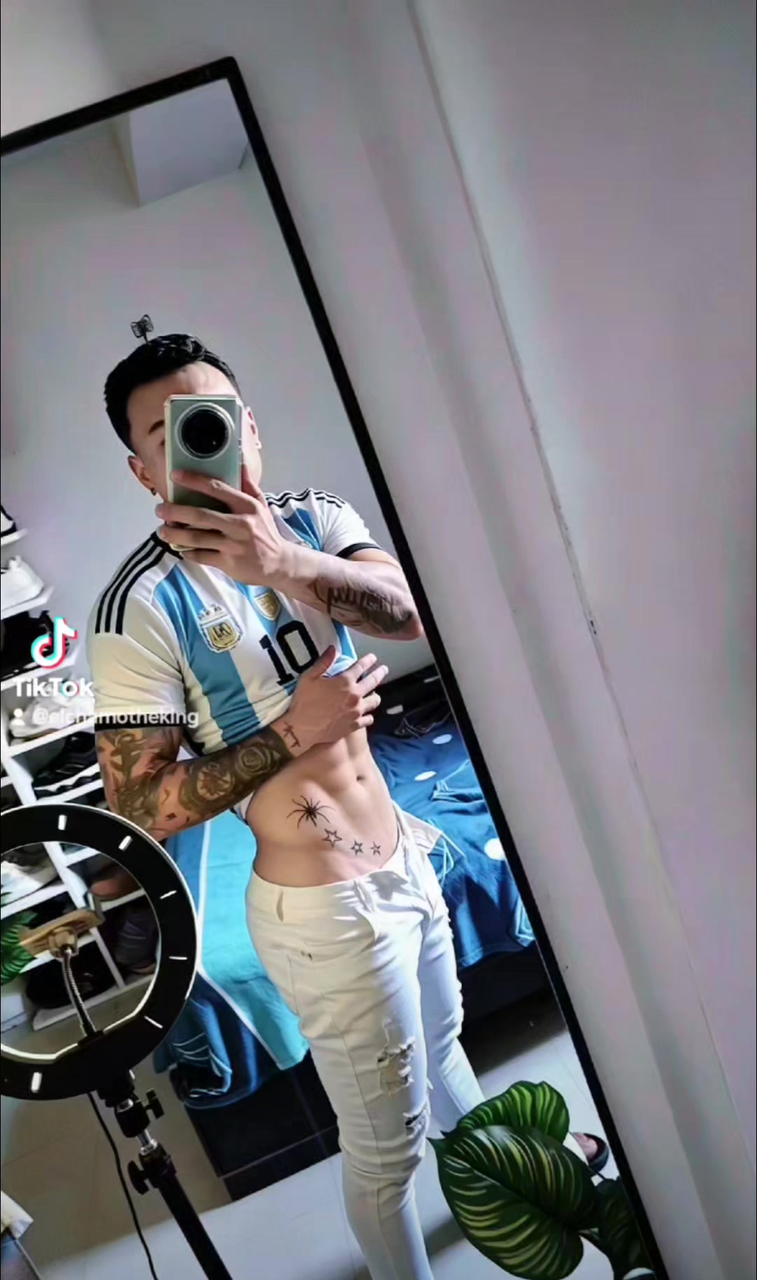 @3lChamoTheKing