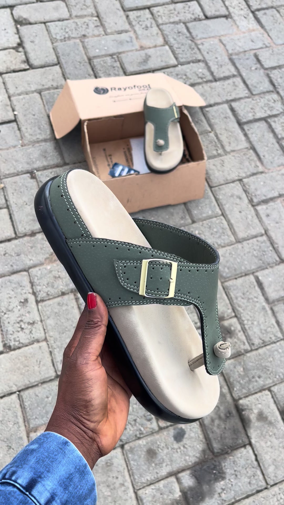 @Rayofootwear