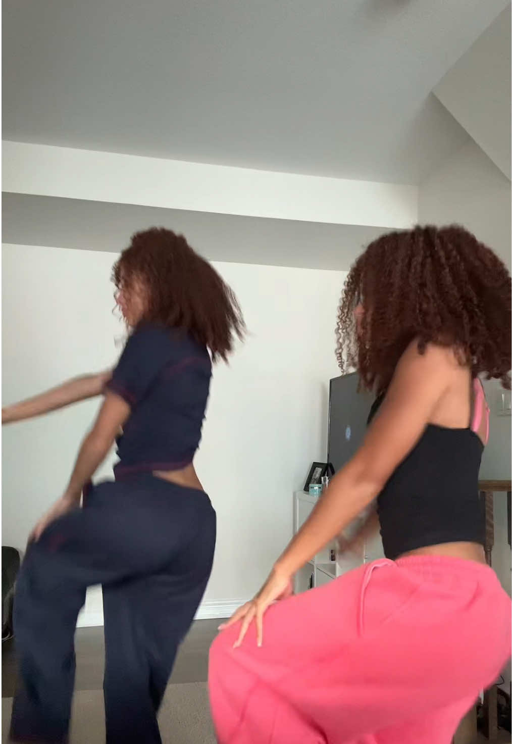 @👯&zwj;♀️