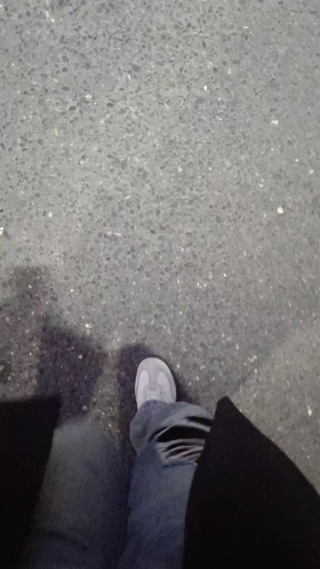 @G)
