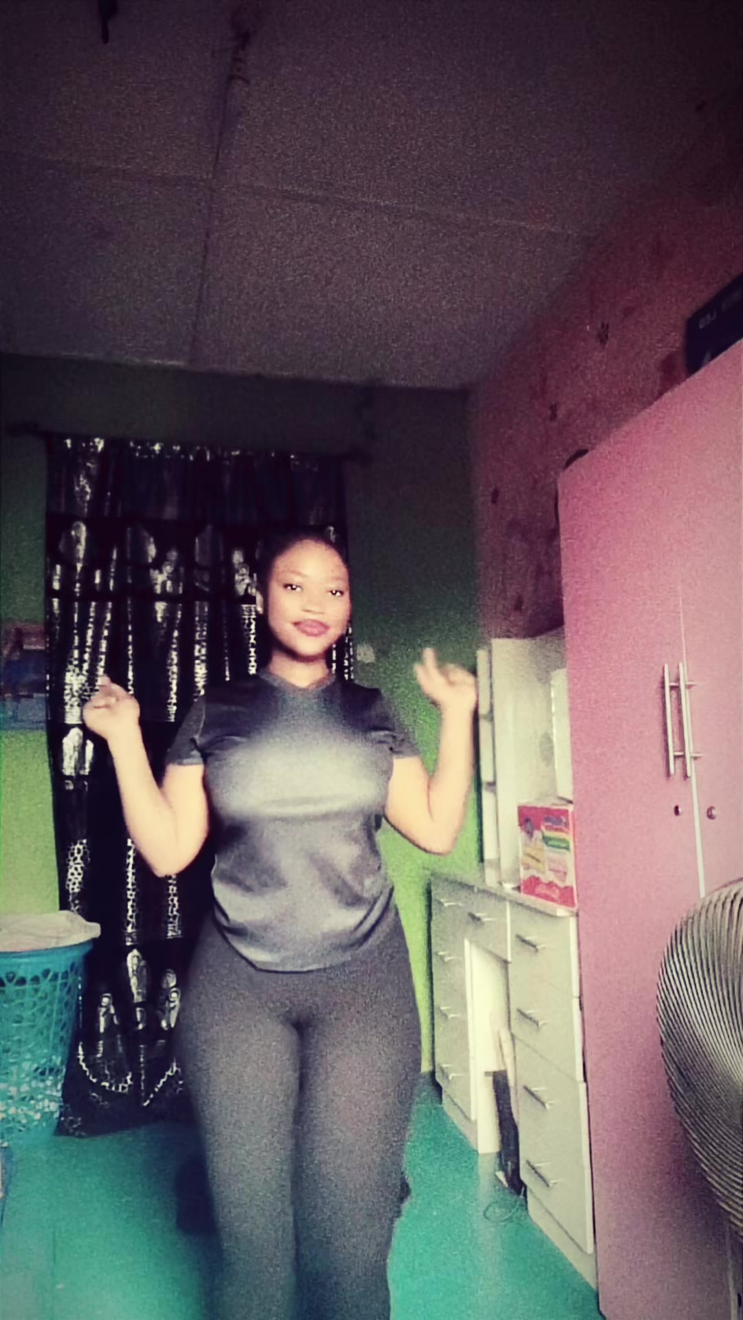 @Sexy_aunty 🤍🪻