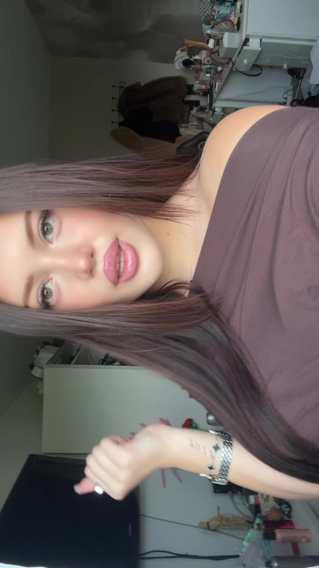 @𝐦𝐢𝐥𝐞𝐧𝐚