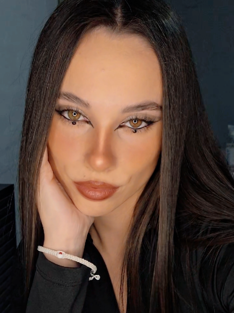 @Victoria 🧚🏻♀️