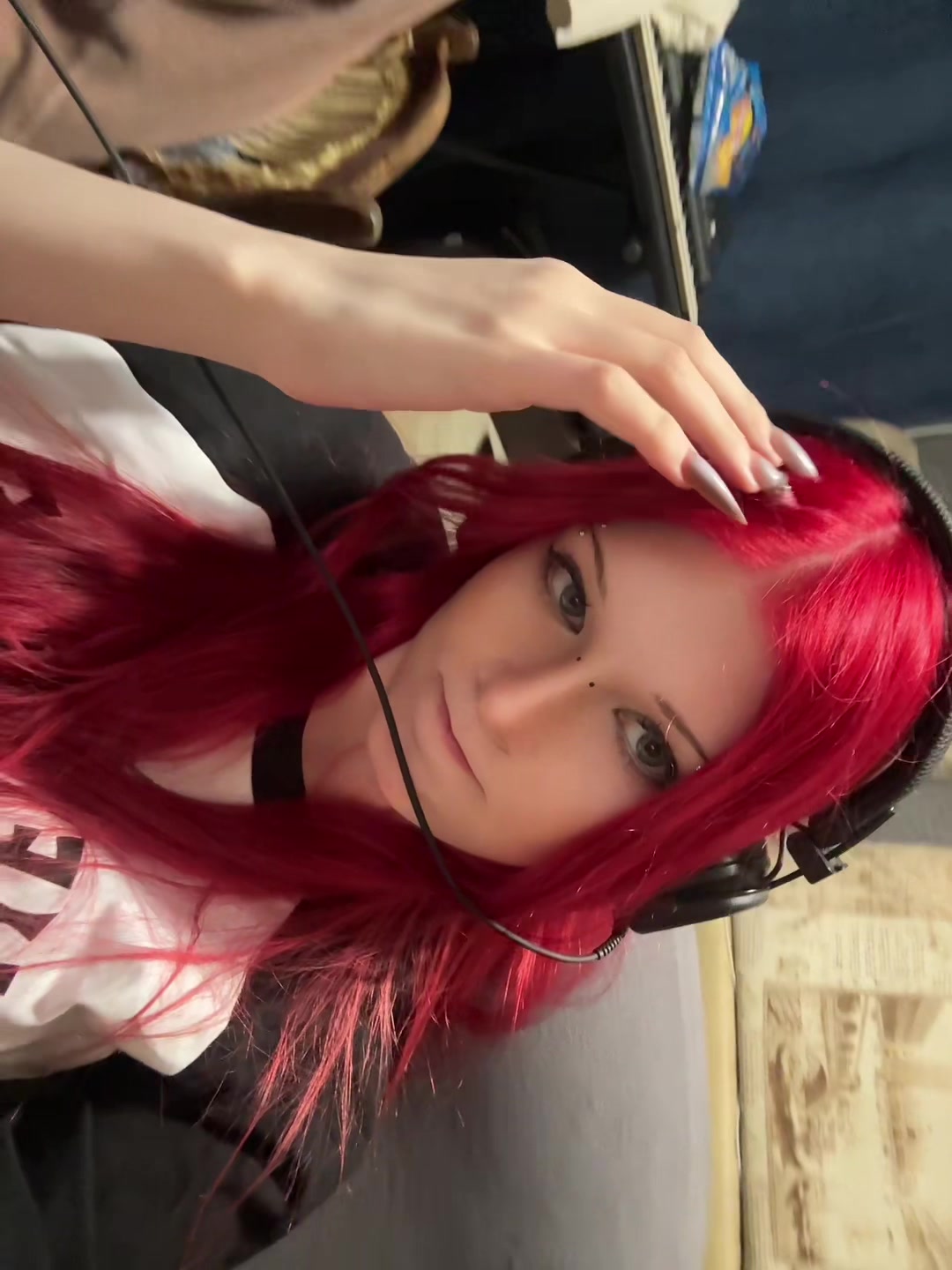@аня