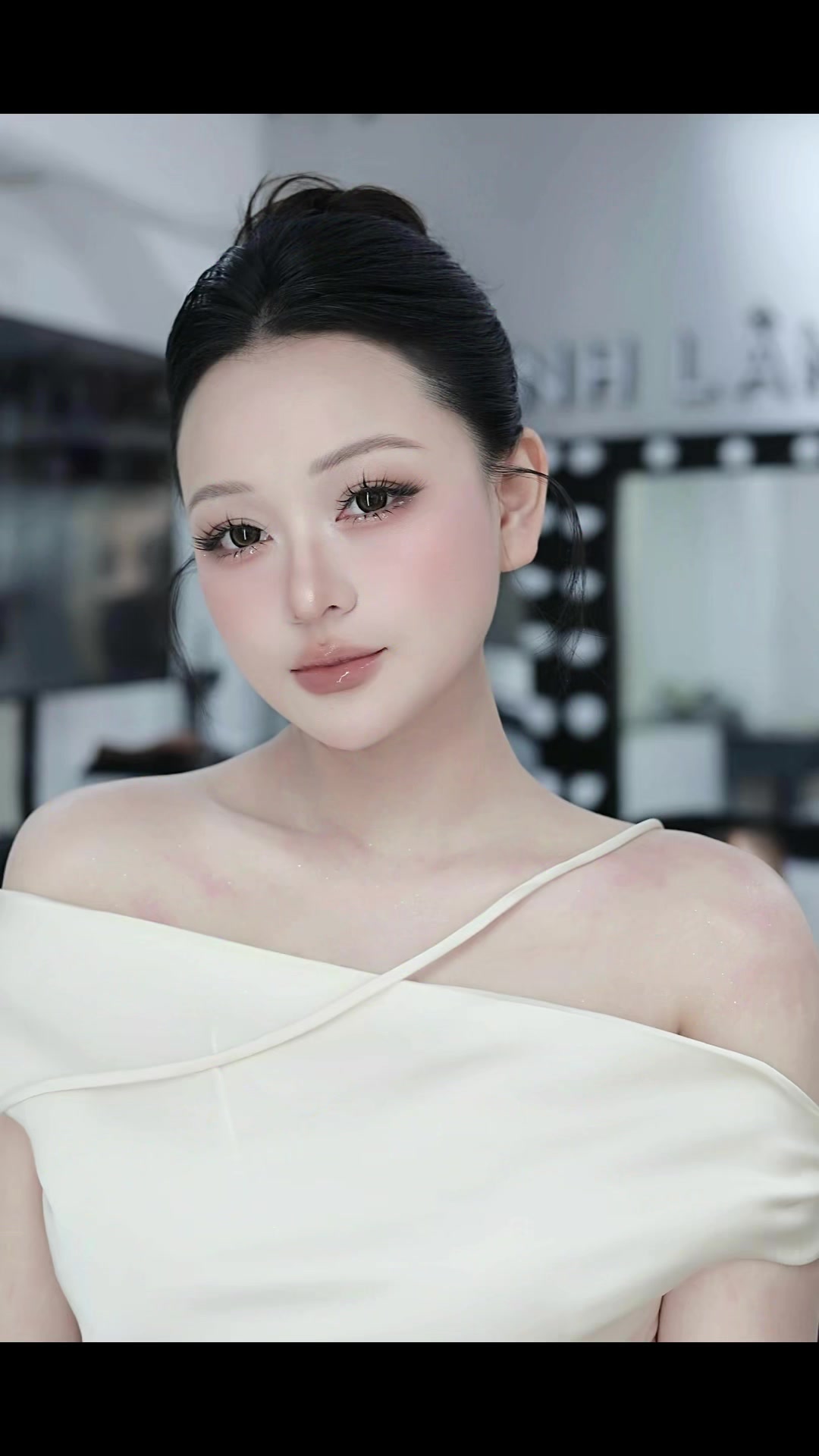 @Ti&ecirc;n Shi