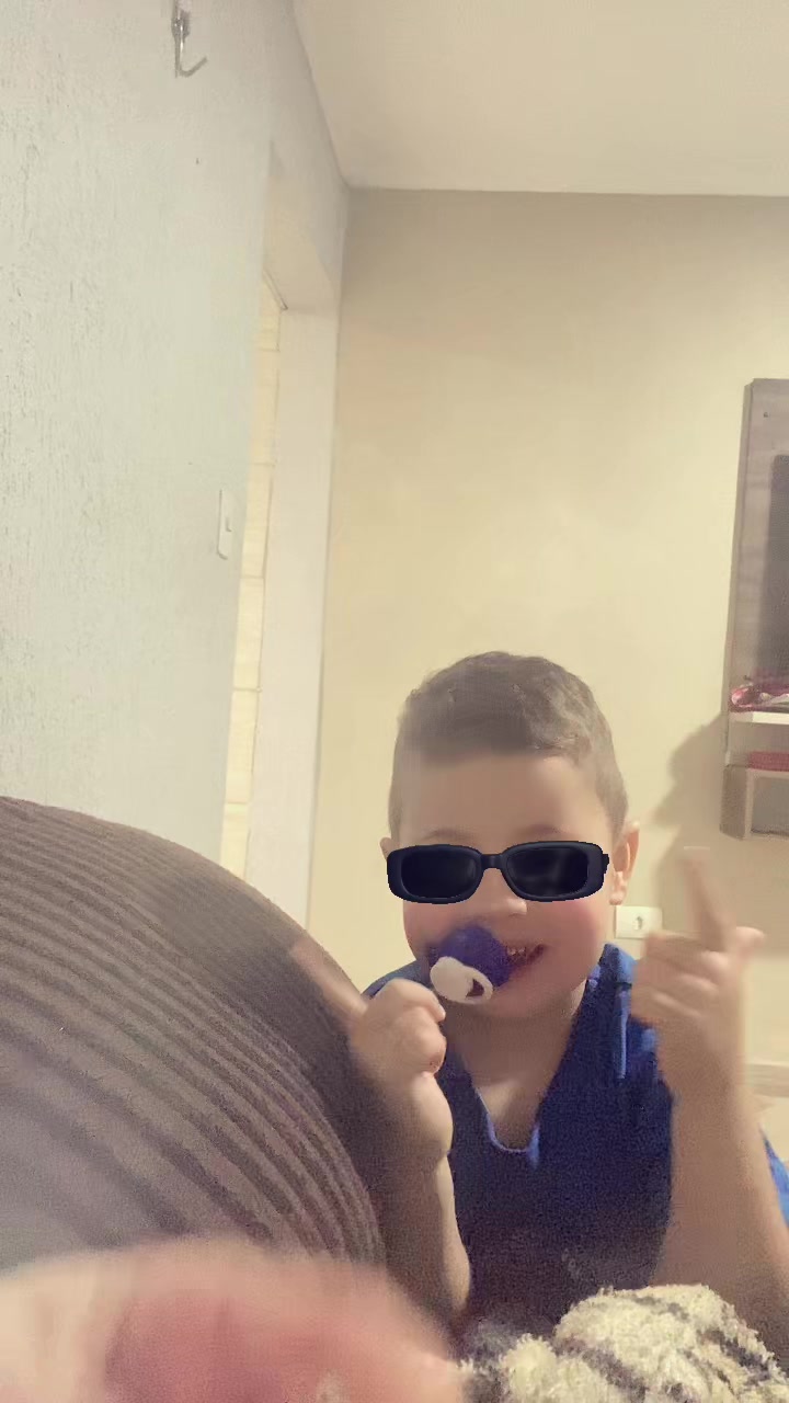 @Lara Chrisney