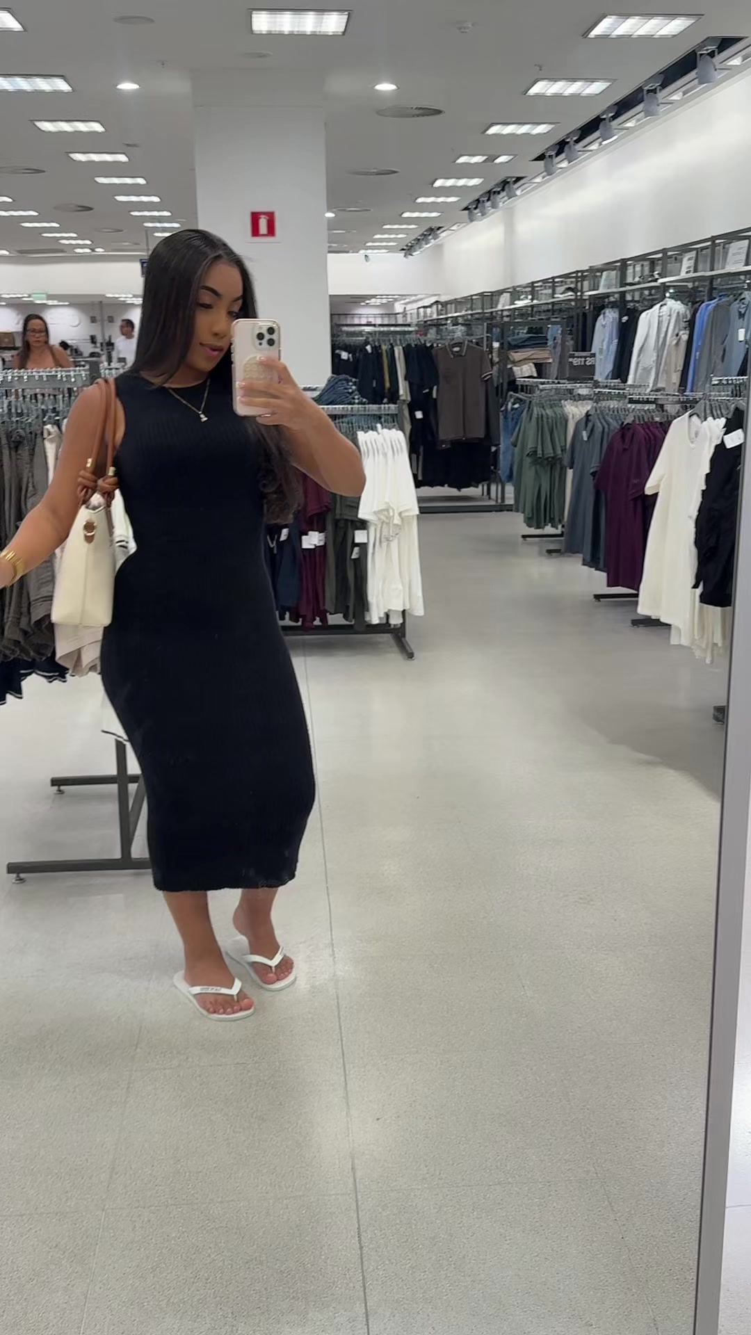 @thainaa