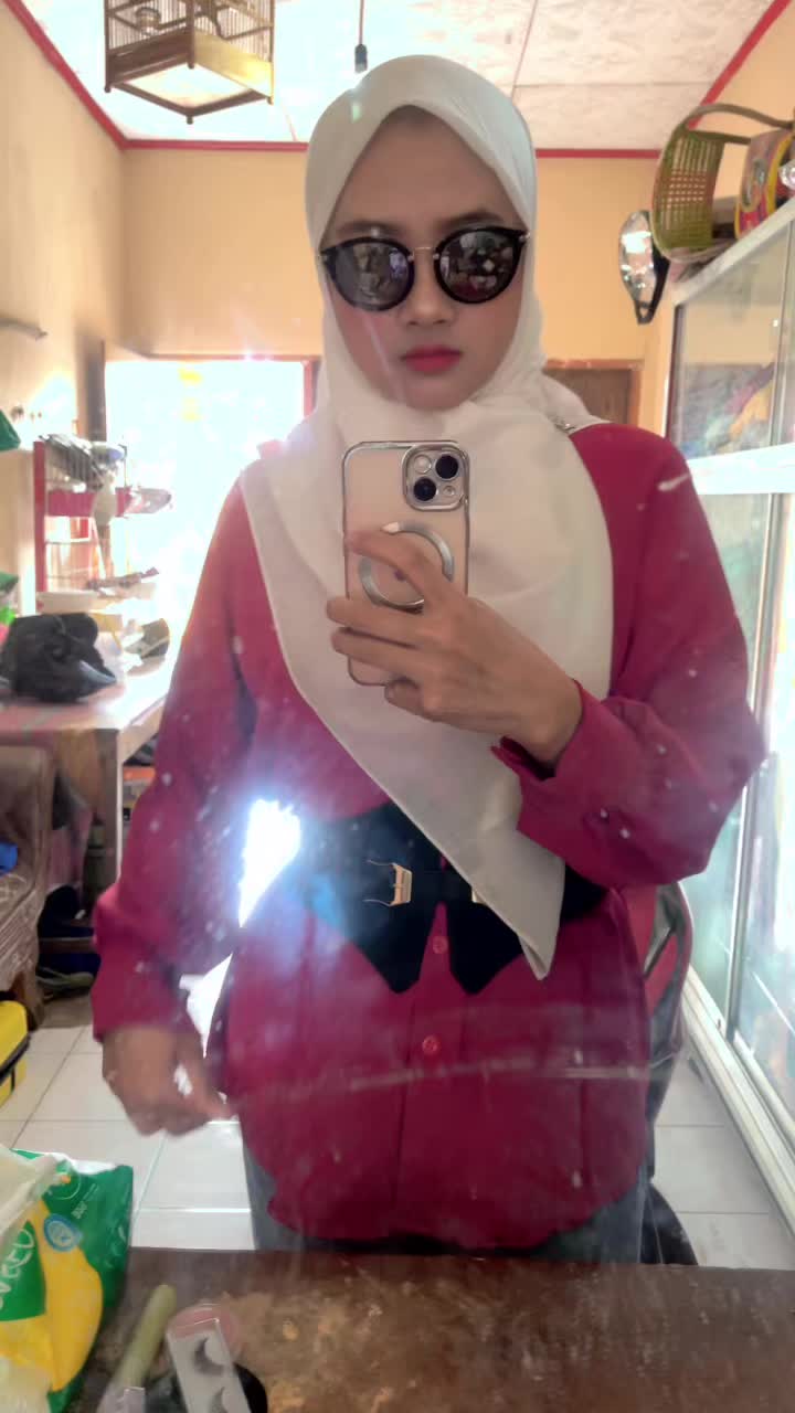 @Indah Khoerun Nisa, S. Pd 🌻 ♡