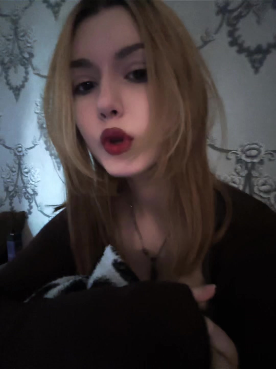 @<З