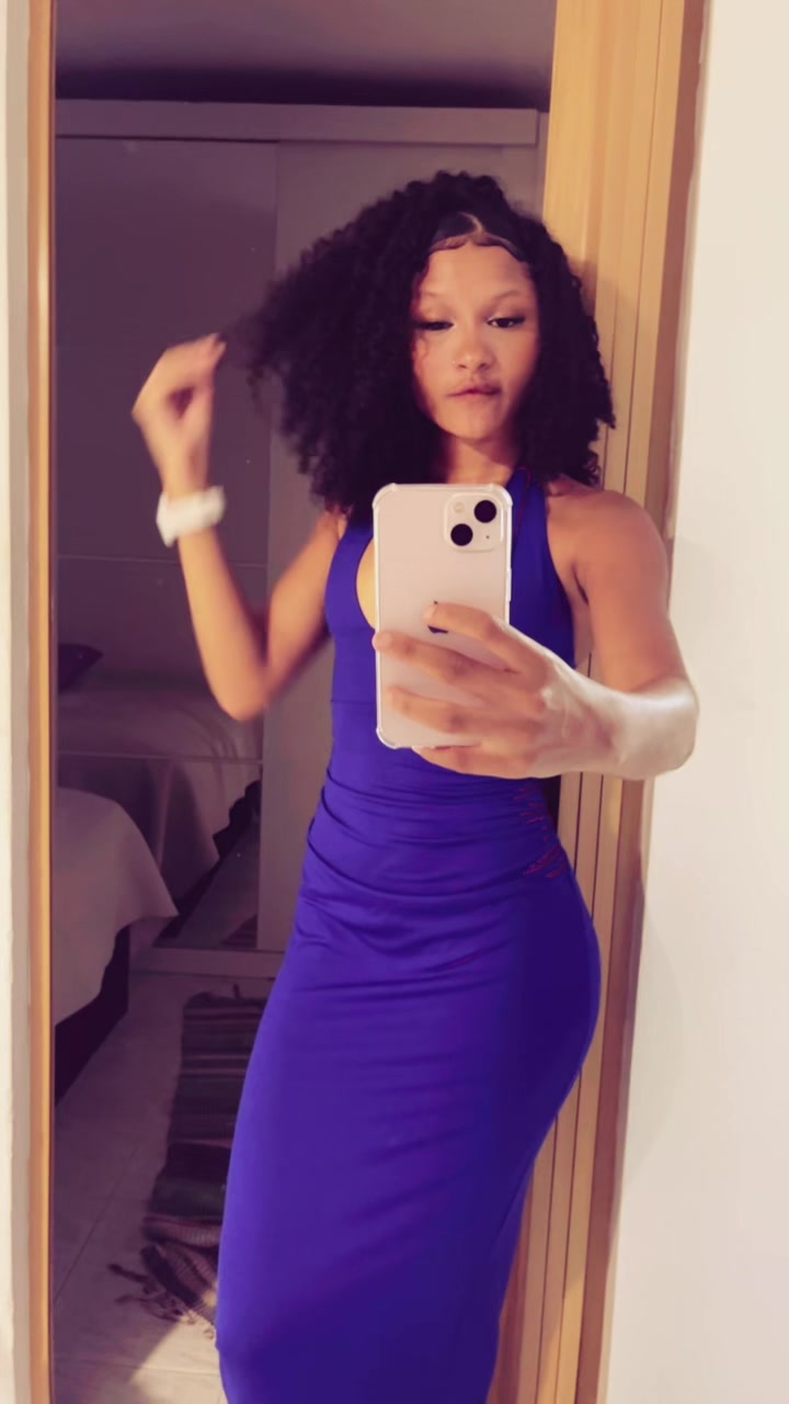 @𖣂
