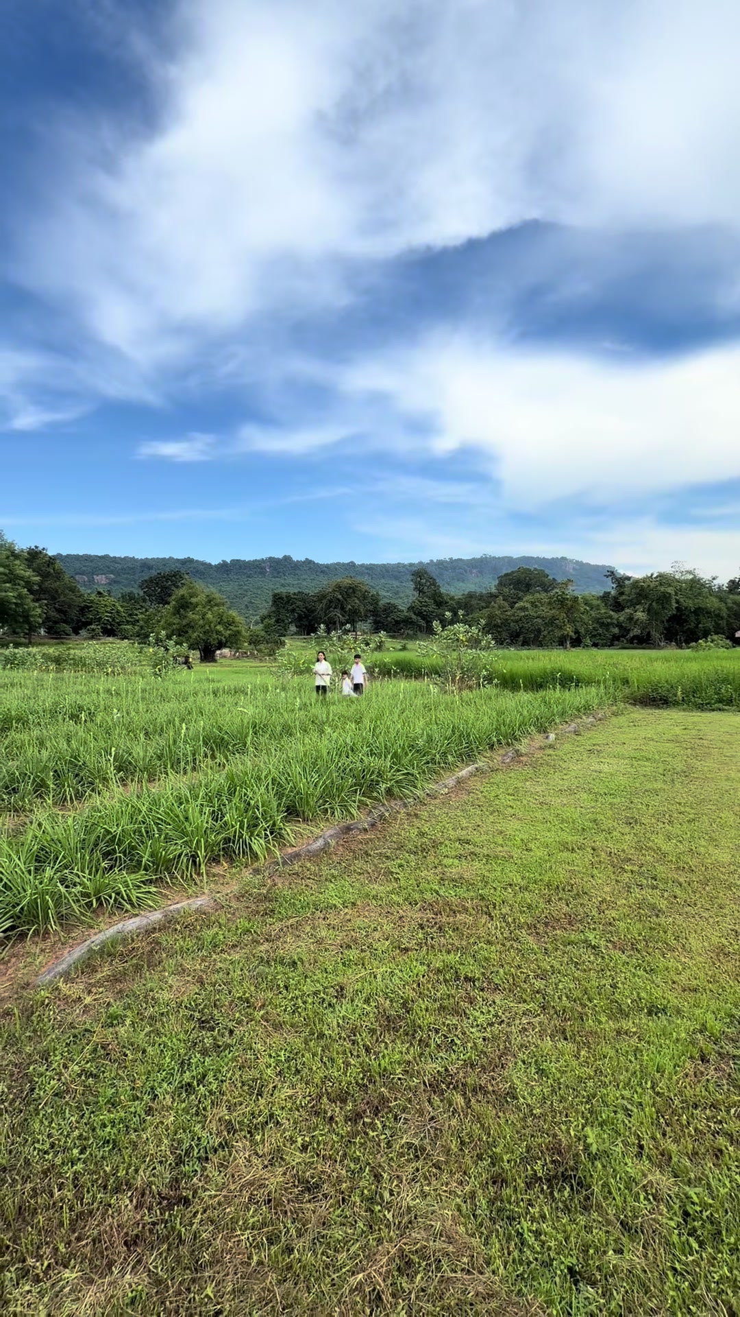 @Houn Sreylin - ហូន ស្រីលីន