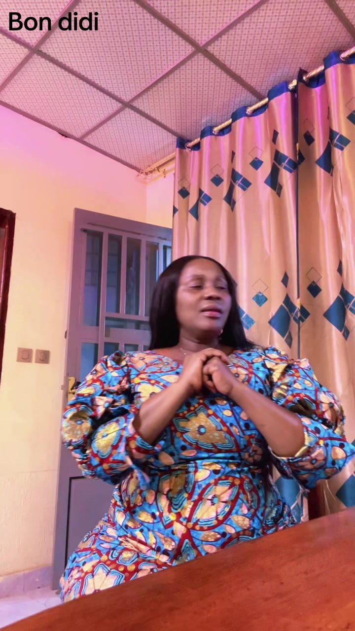 @ZAINA BIN HEMEDI💐🇨🇩