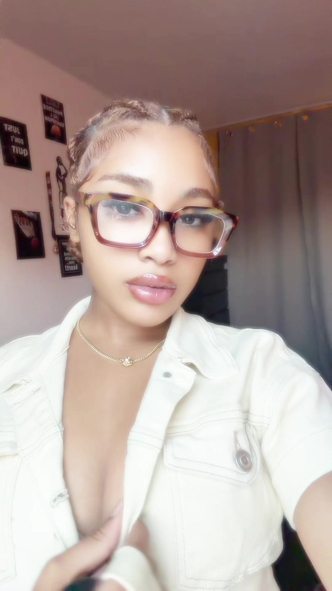 @cutefacelinaa