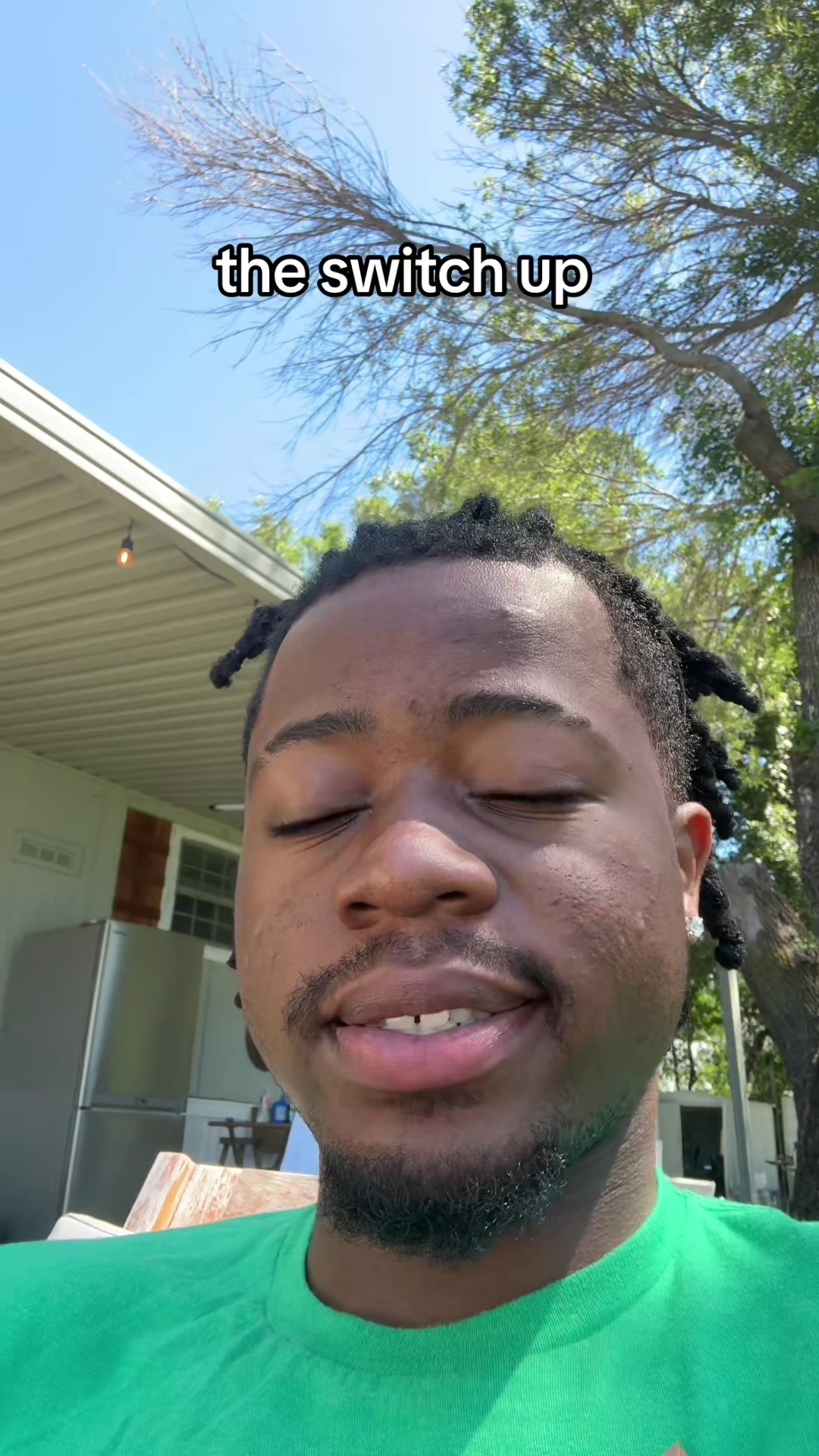 @moyoezzy
