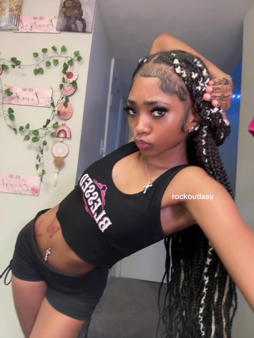 @rockoutlaay