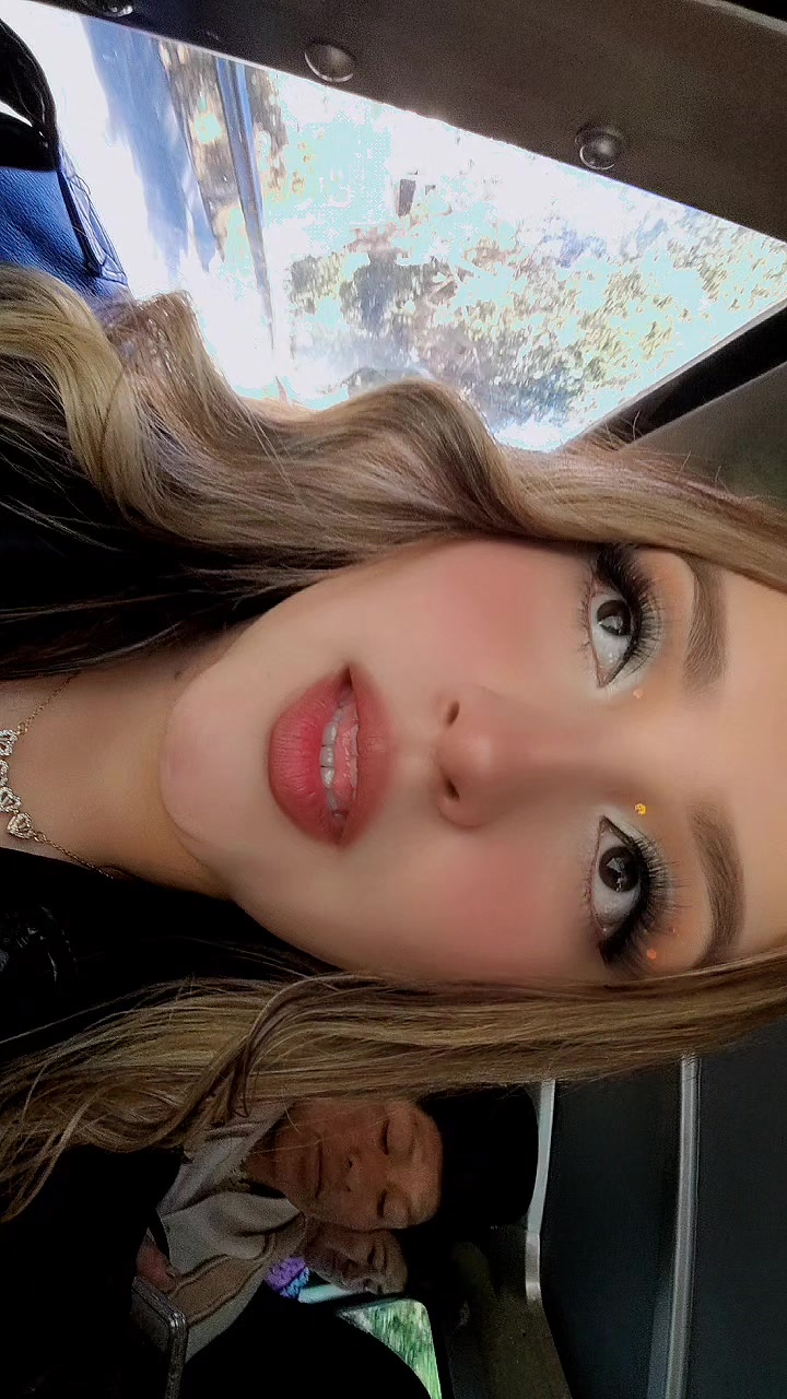 @𝗡𝗜𝗞𝗛𝗬  𝗦𝗢𝗟𝗜𝗭