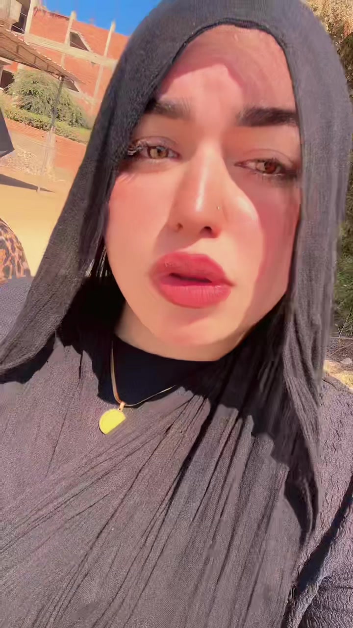 @تديني ورده أديك (فُله)😅🩷