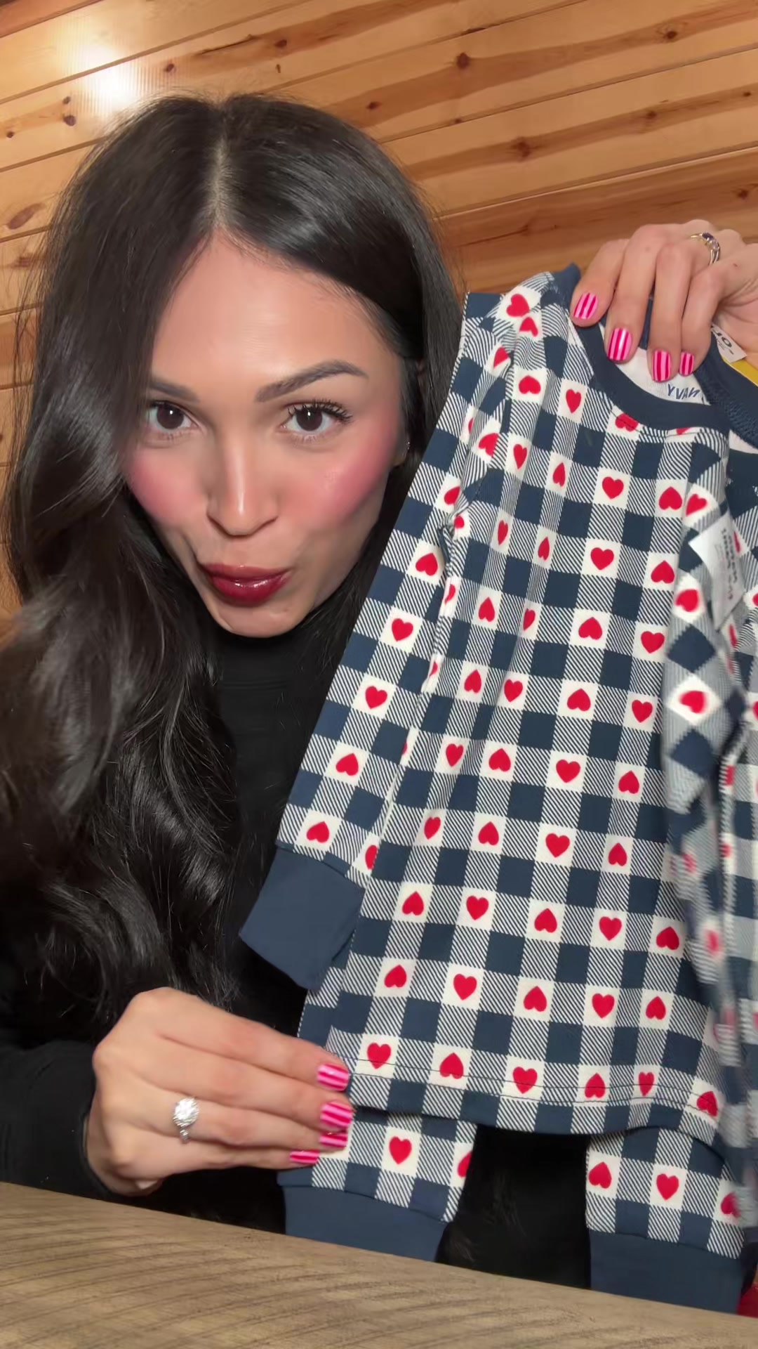 @Adamari | Mom of 2