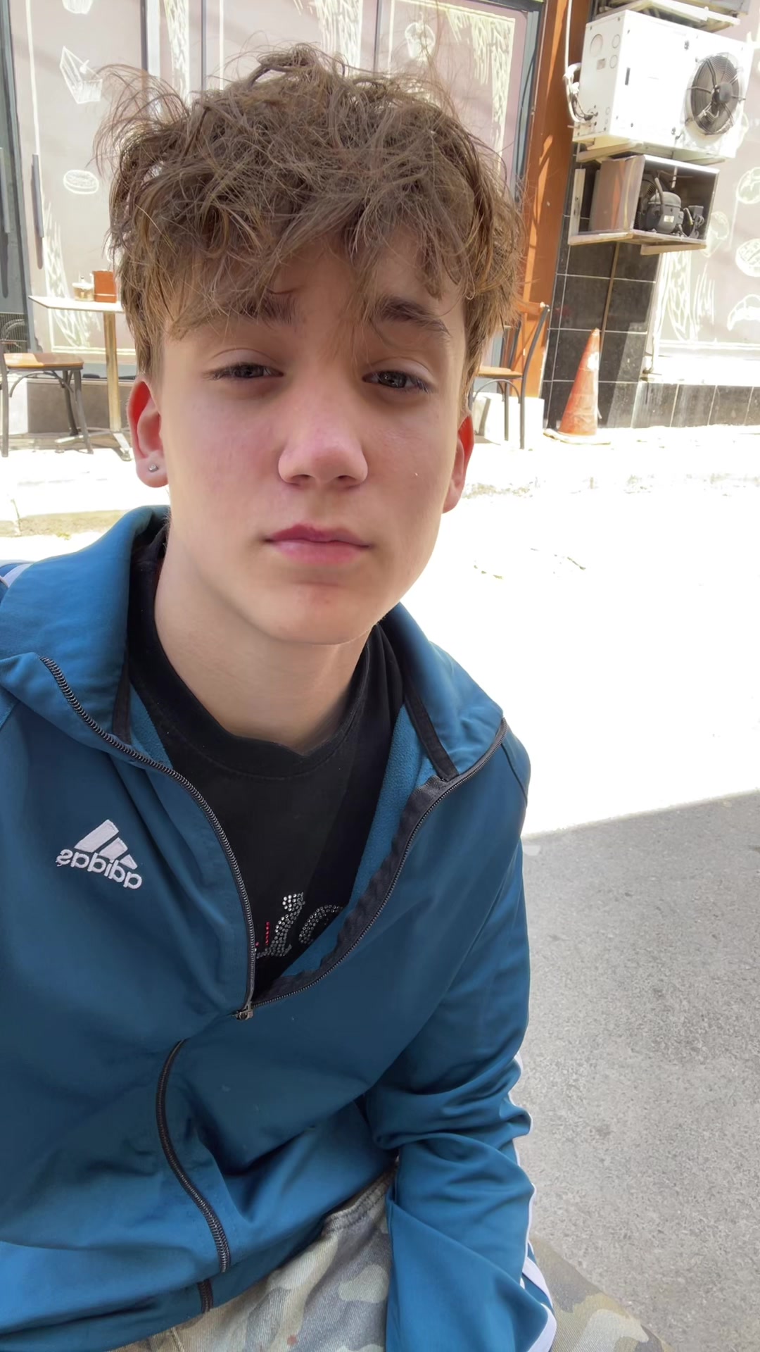 @dumbuk