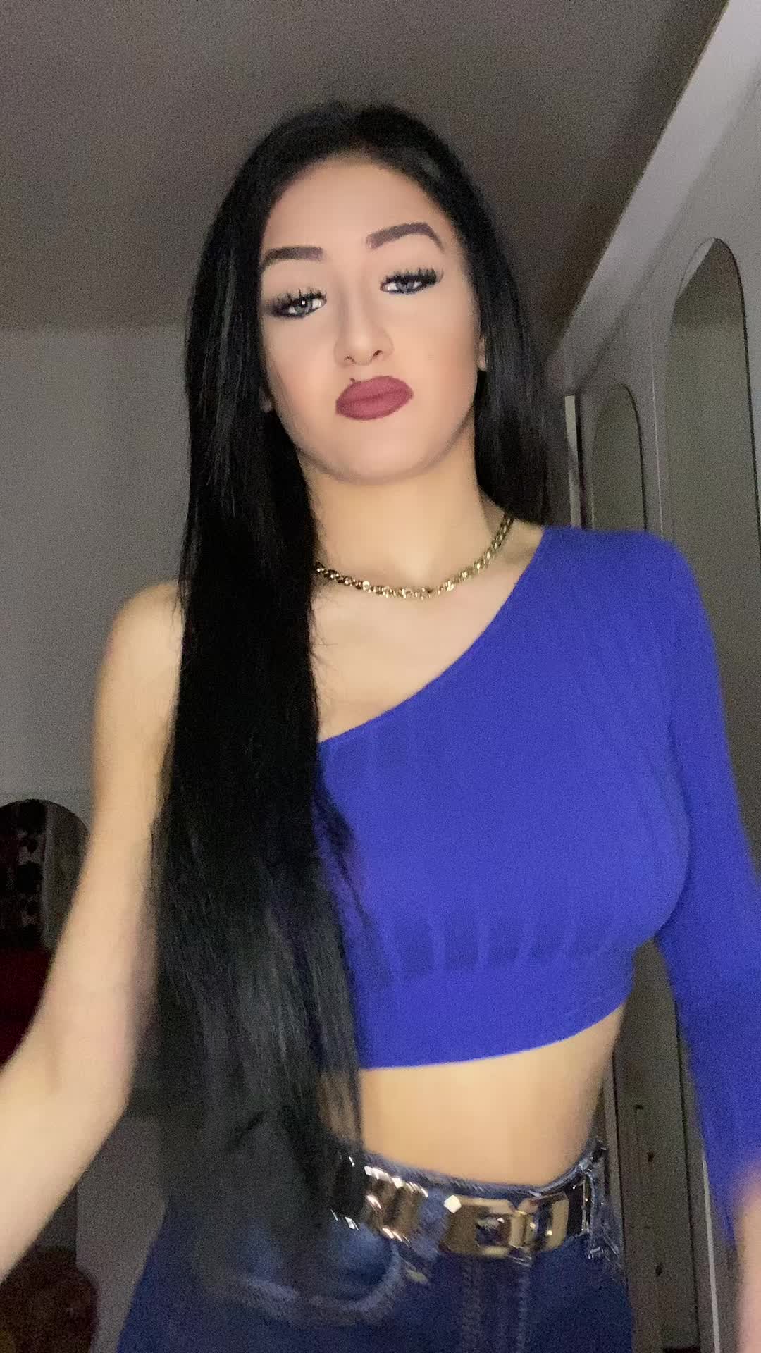 @V A N Y💋
