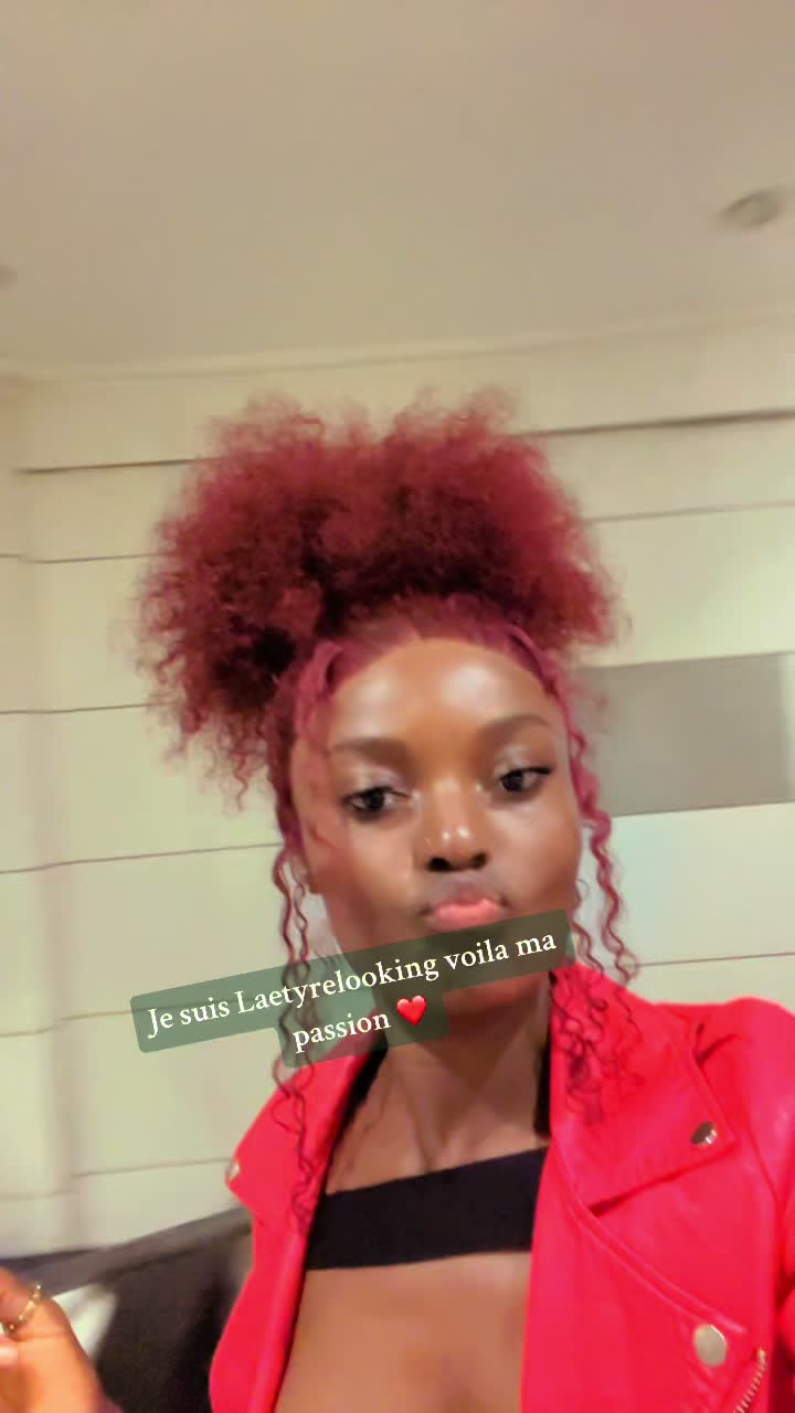 @laetyrelooking2