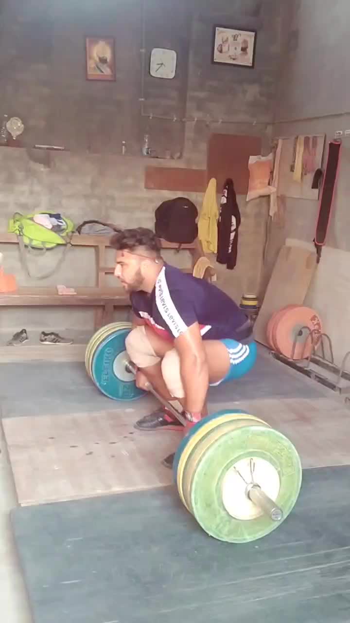 @👑WEIGHTLIFTER👑