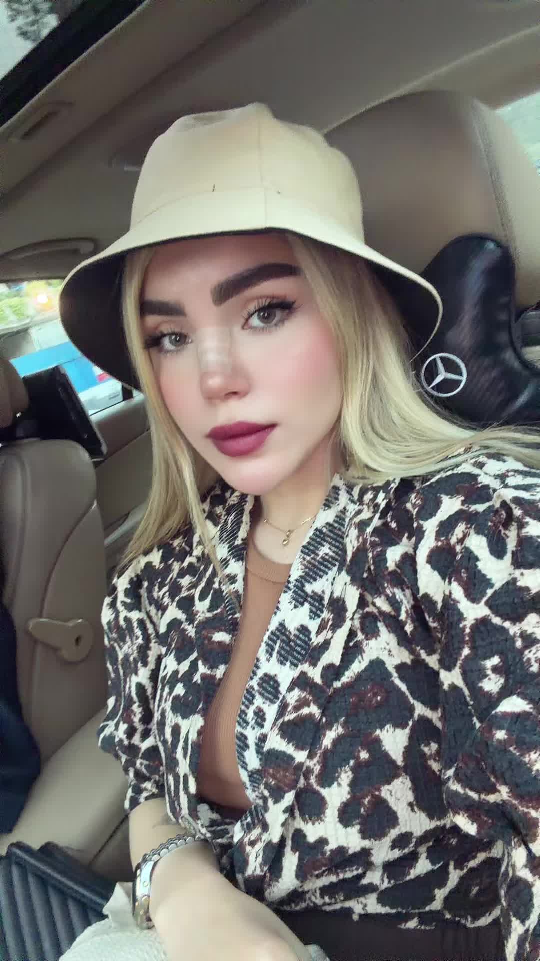 @saharhoseini