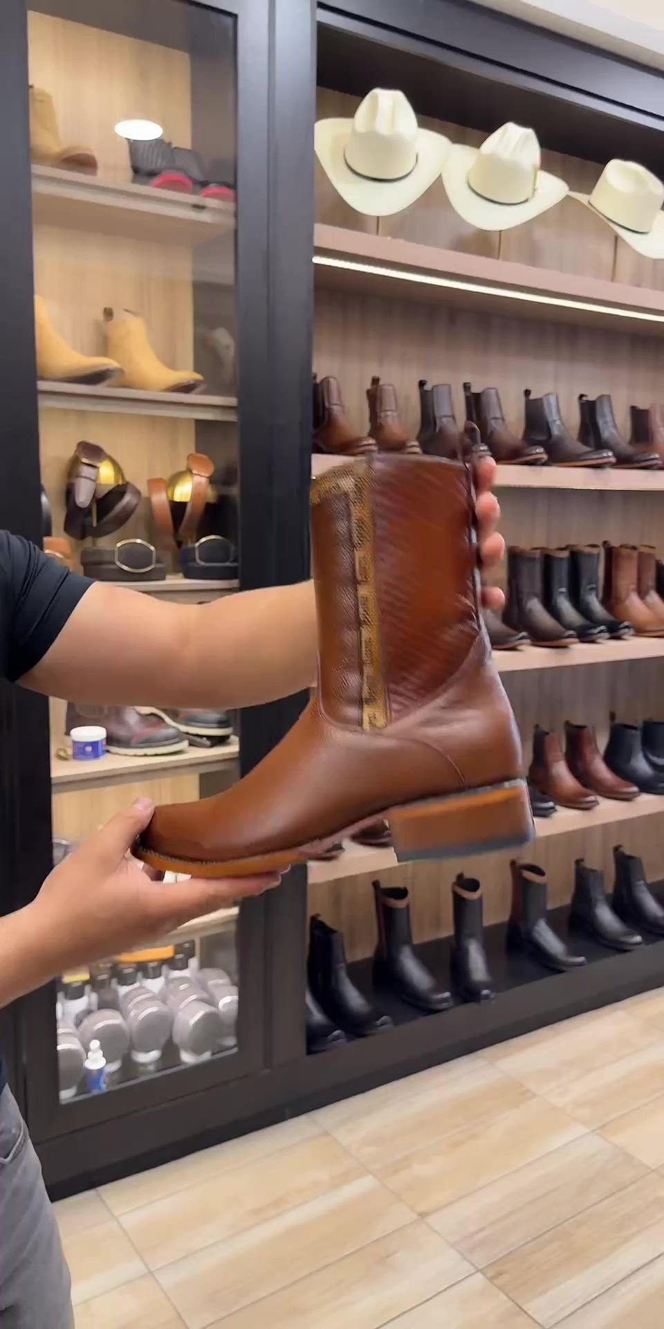 @Lara boots