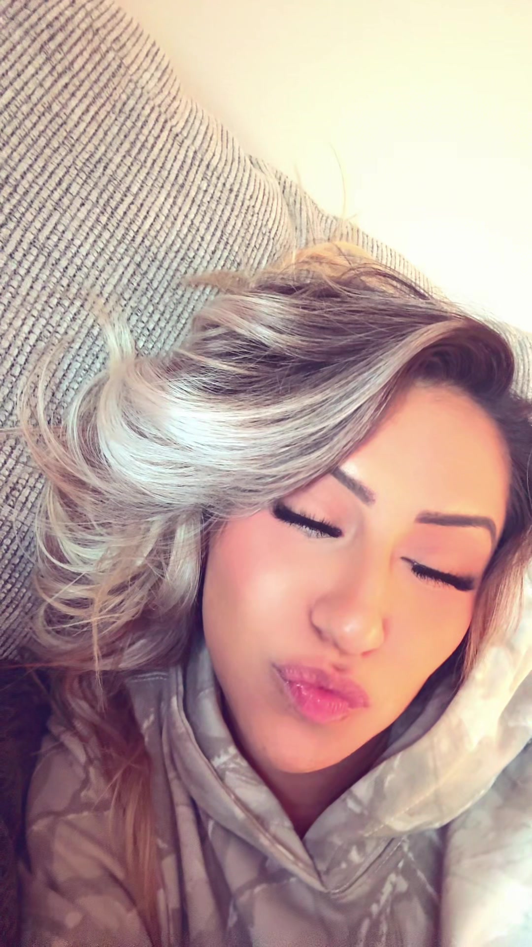 @elleeyezee11