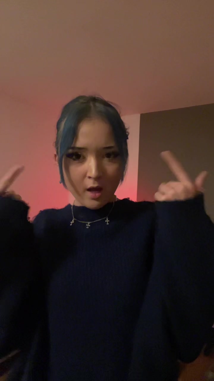 @sashavlt_