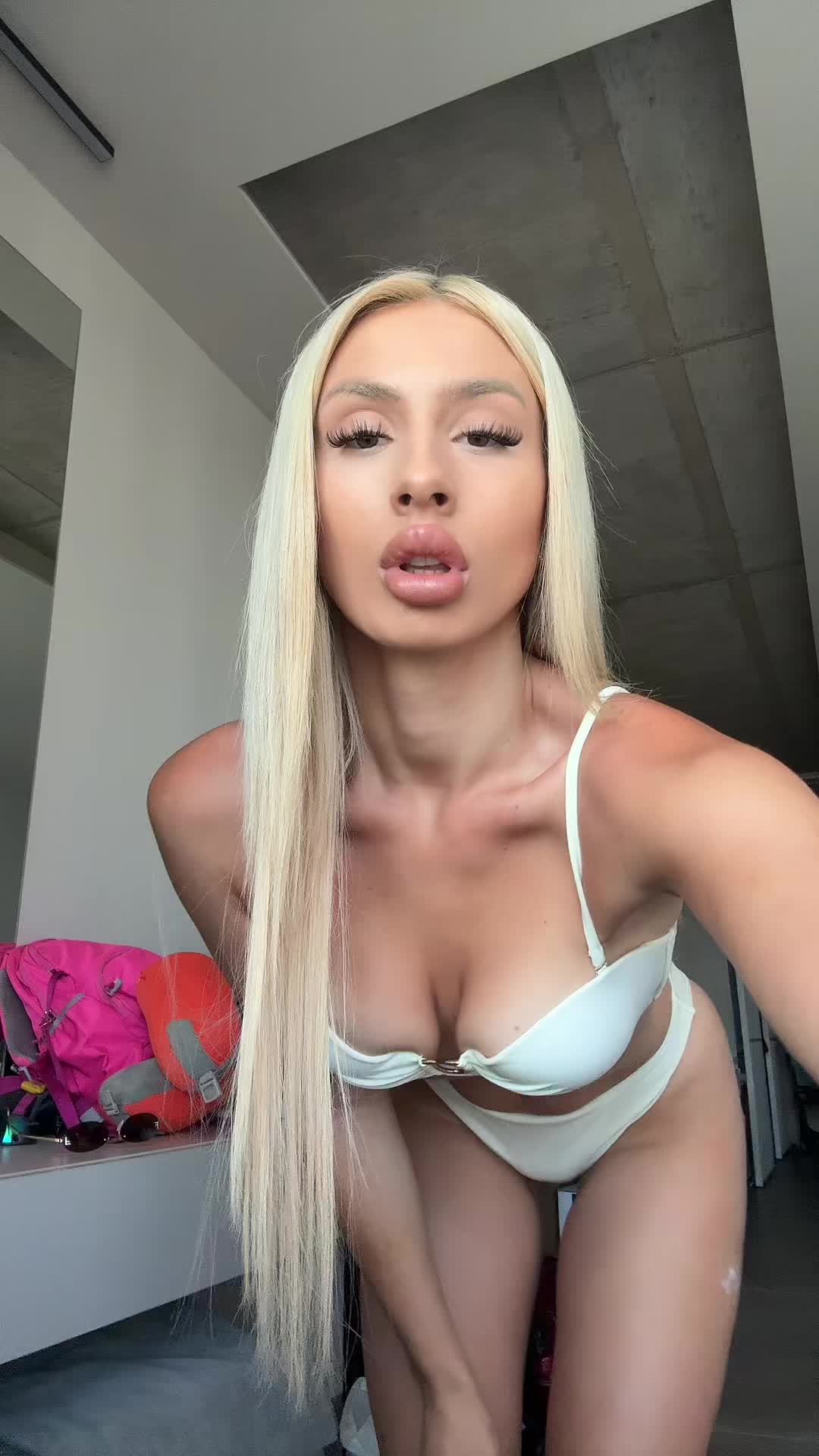 @Vazzzle