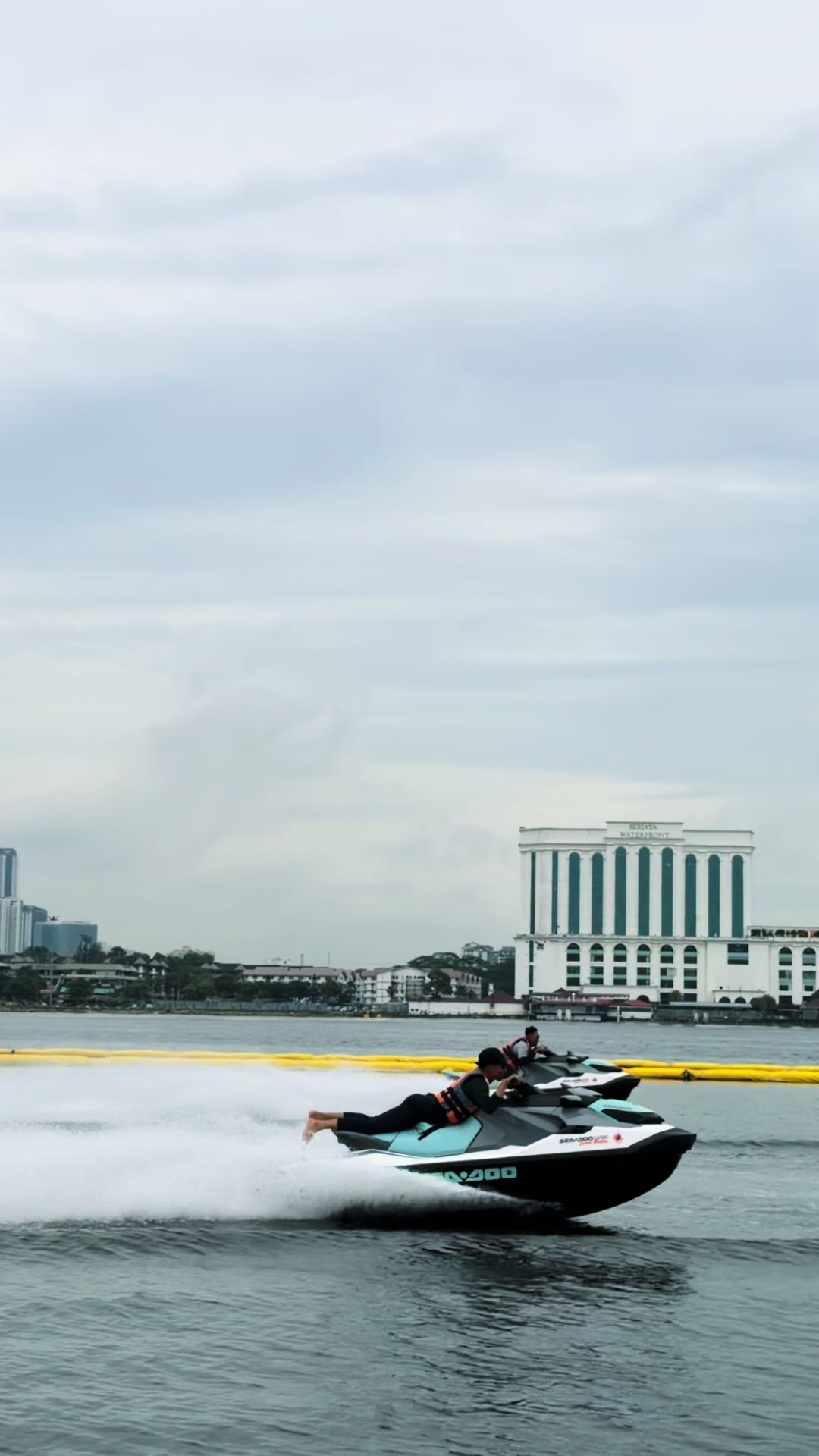 @HAFIZ SEADOO🏄🏻&zwj;♂️