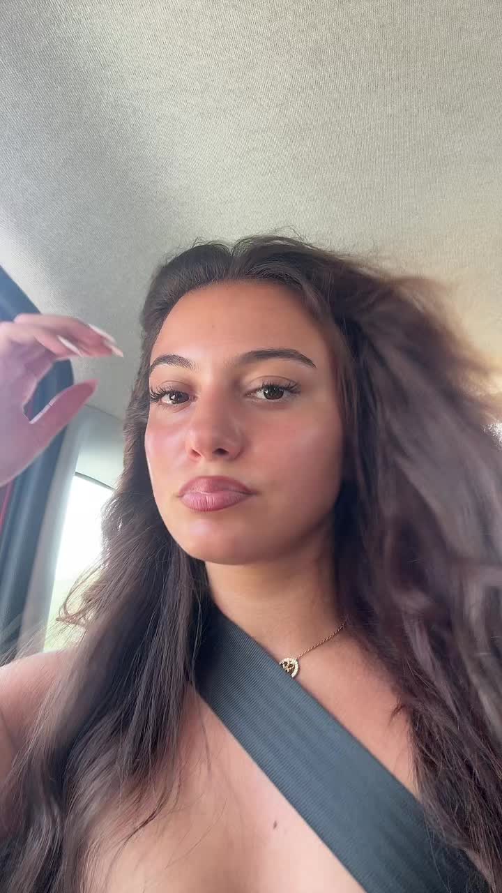 @Ariana J.S.D👑