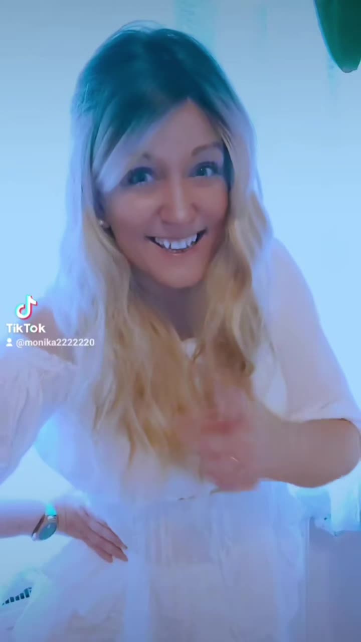 @moni