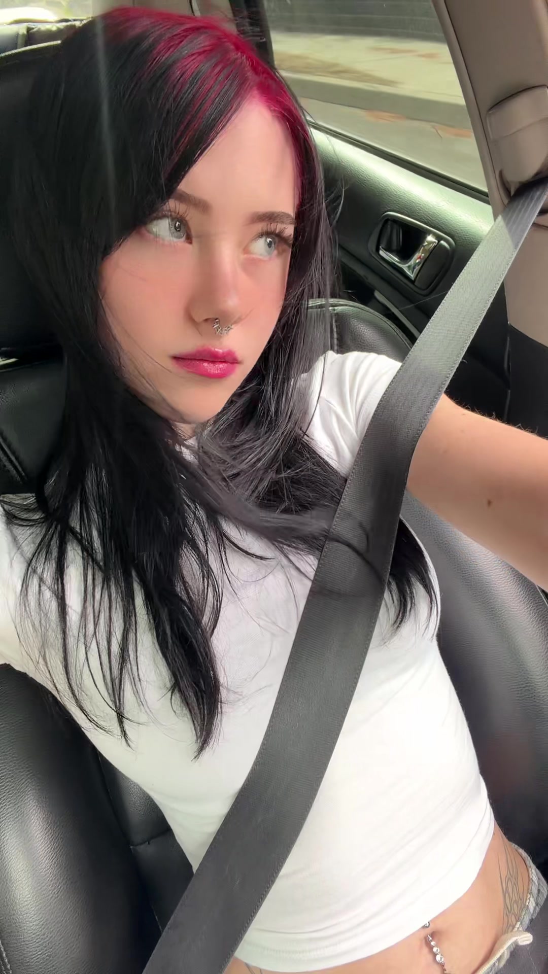 @Kiara🕸️