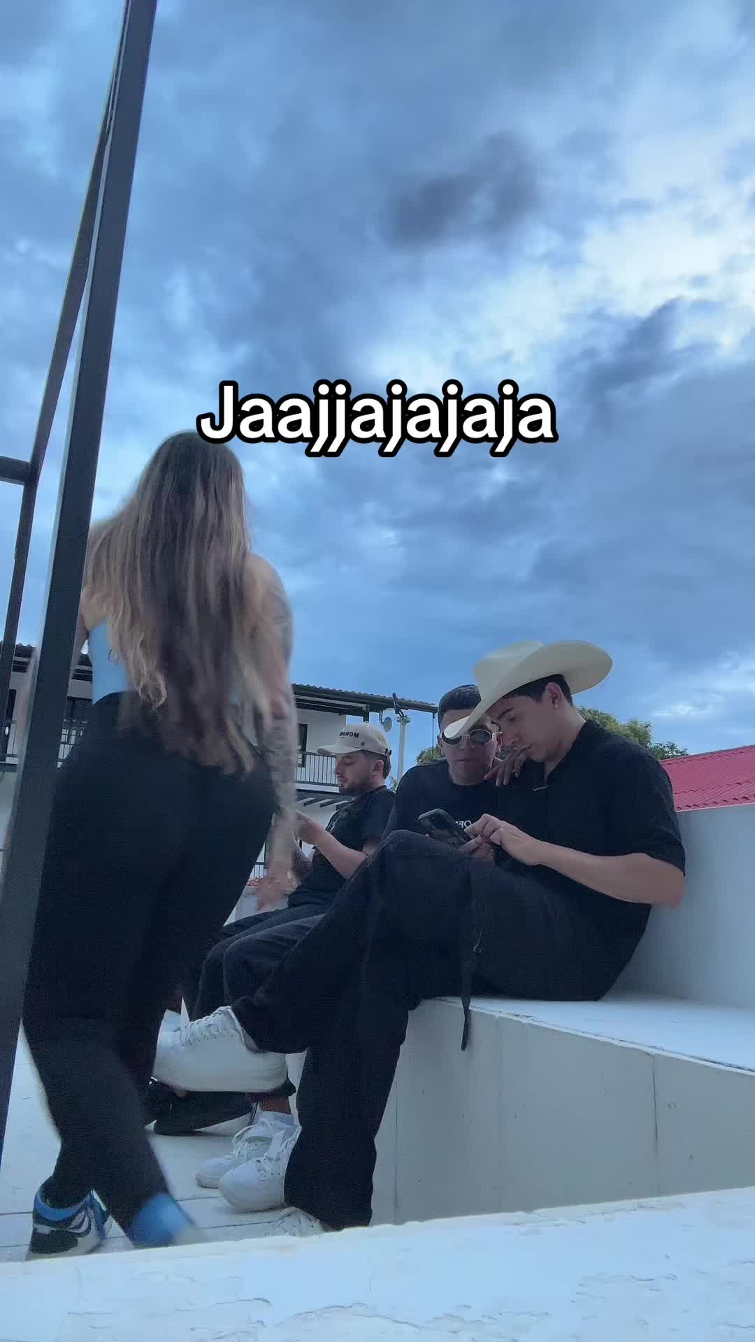 @Paola_londonoo