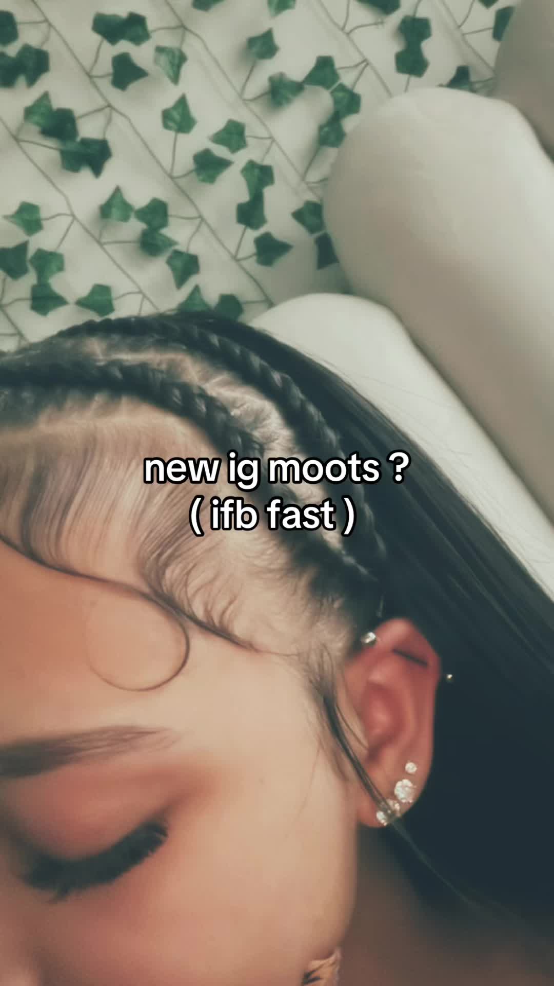 @ᥫ᭡.