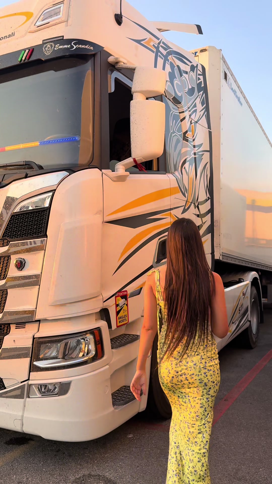 @R O X 🚛🌻