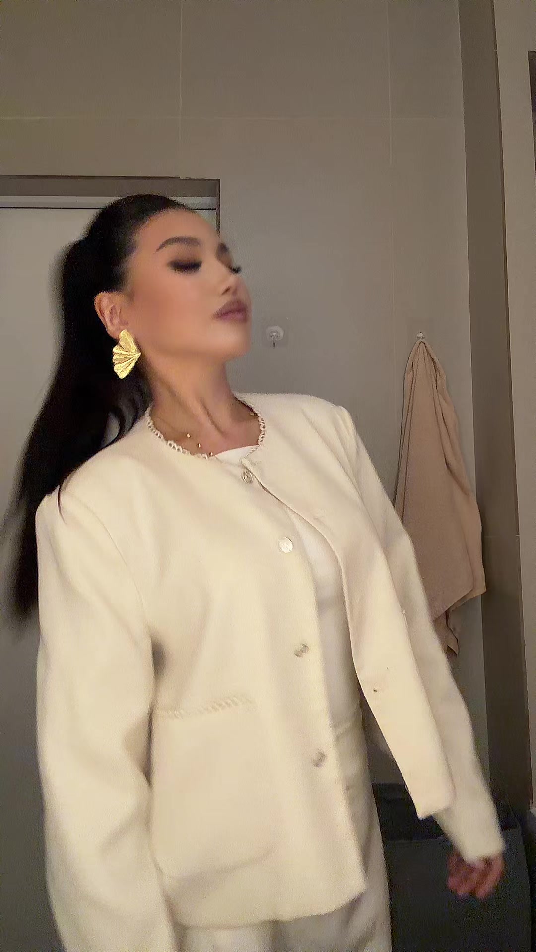 @77zhuldyzai