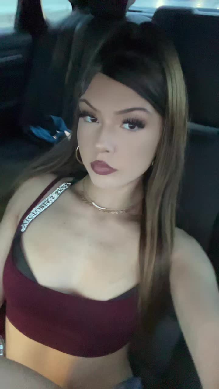 @𝒱𝒾𝒸𝓉𝑜𝓇𝒾𝒶 💲💋🧁