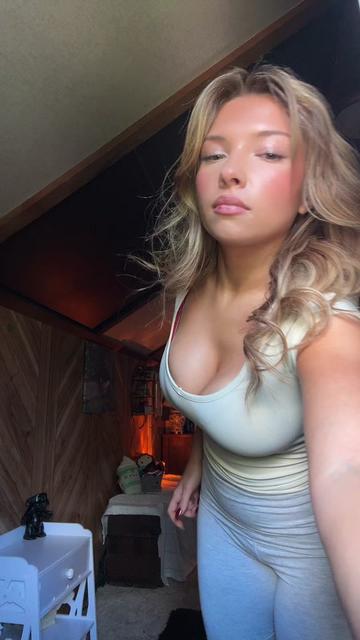 @_divinelyzoey